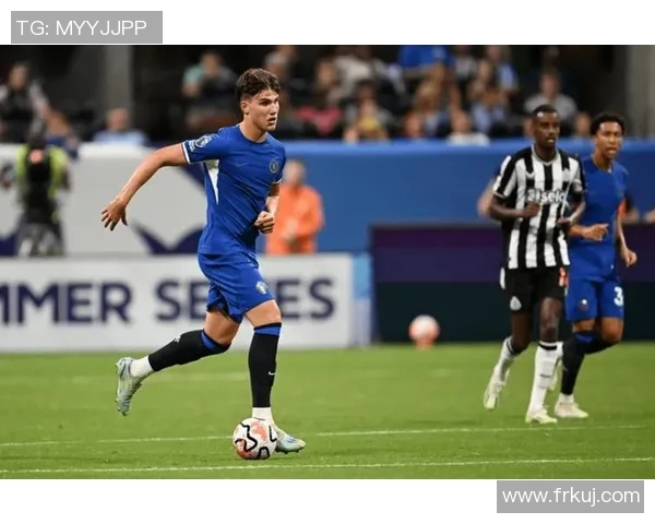 尤文图斯主帅：费德里科·切萨雷着套装时最帅气，战绩重要还是形象？